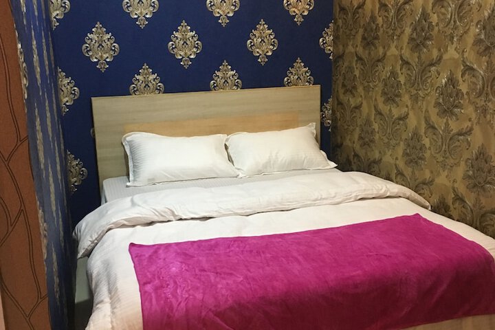 Room 7 of 11