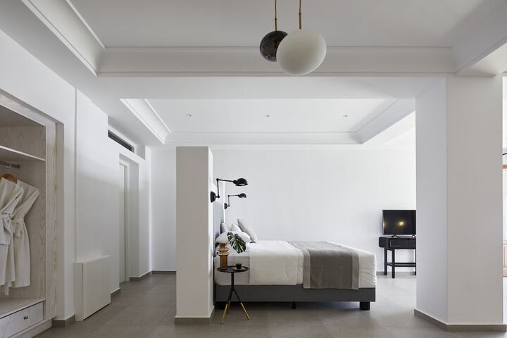Room 70 of 228