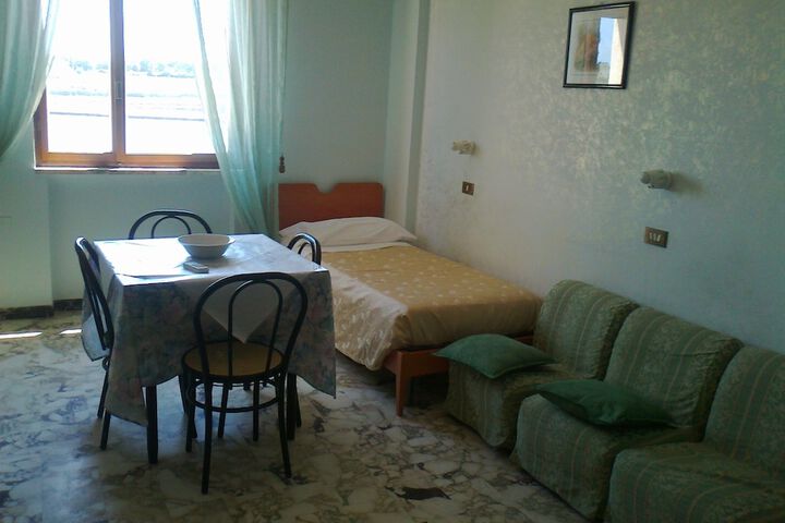 Room 33 of 54