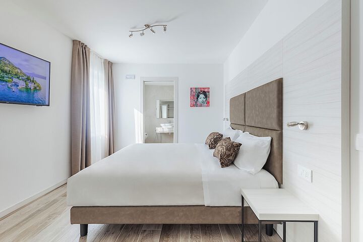 Room 13 of 60