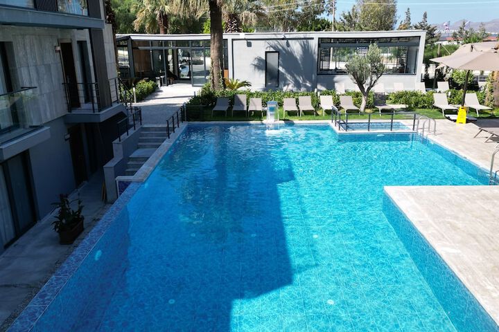 Pool 30 of 61