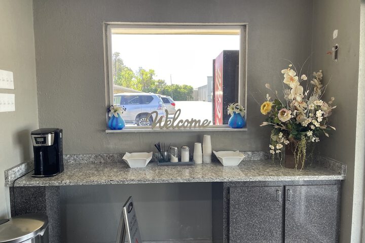 Breakfast/Coffee Service 12 of 16