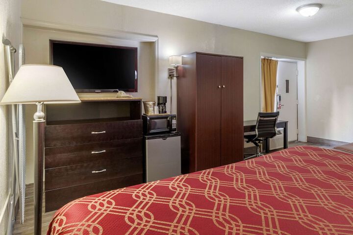 2 Double Beds (8 of 17)