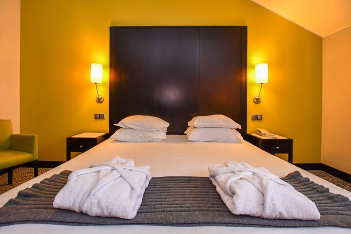 Room 4 of 38