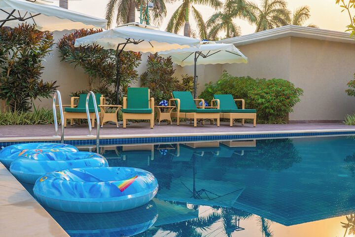 Pool 32 of 61