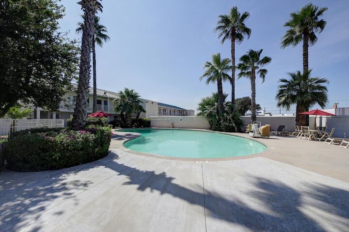 Pools & Facilities