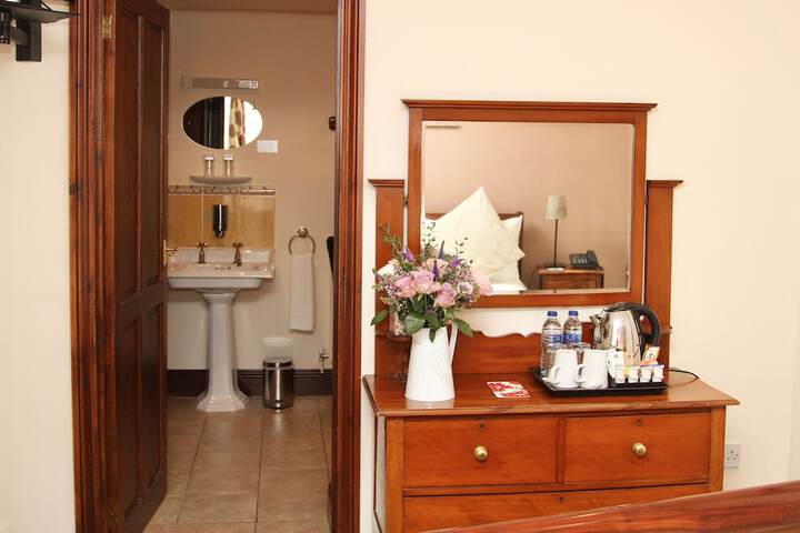 Room 5 of 41
