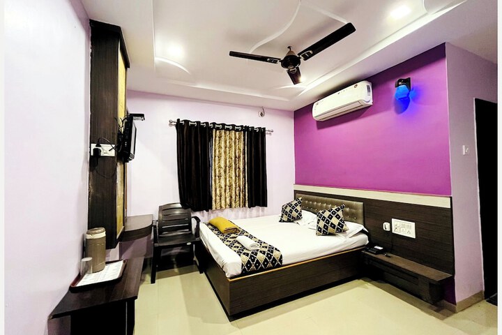 Room 11 of 21