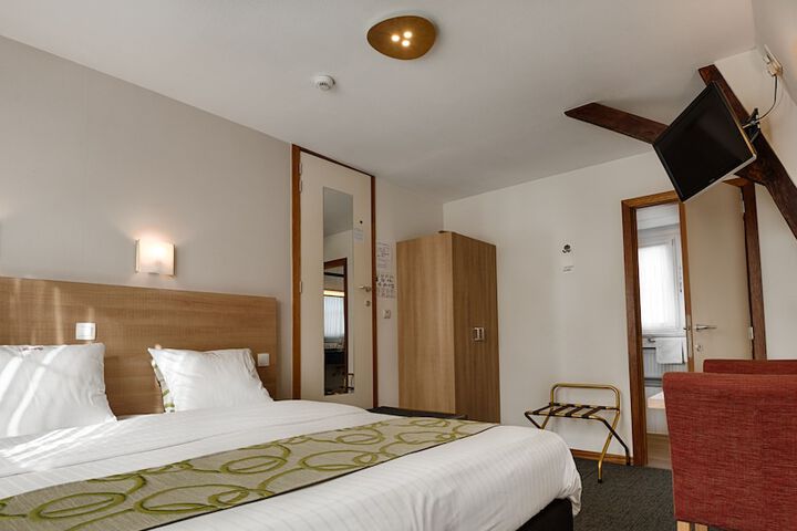 Room 13 of 71