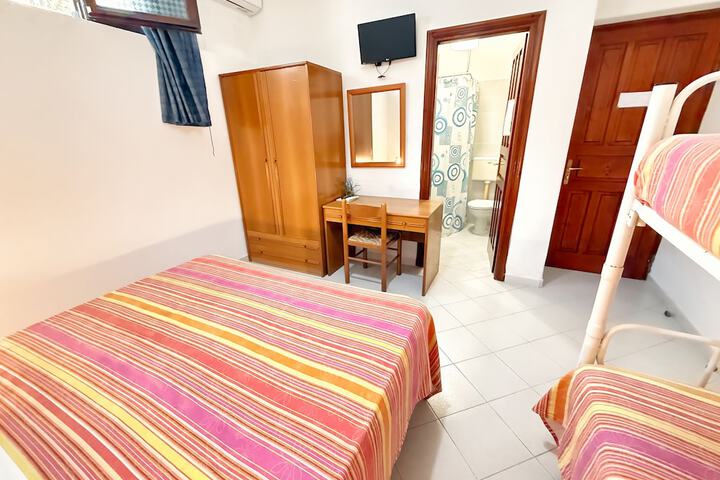 Room 34 of 65