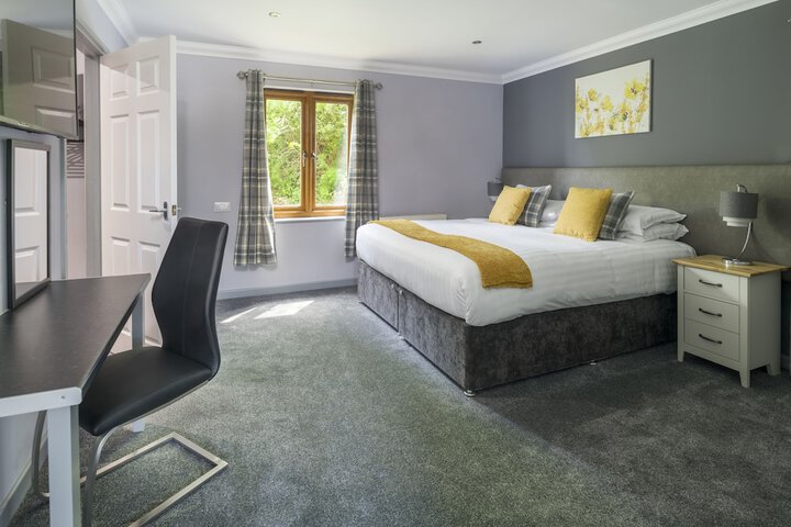 Room 3 of 44