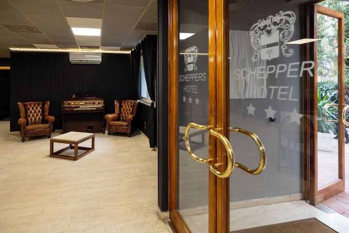 Guest Lobby