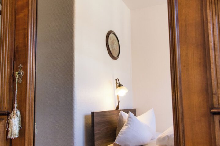 Room 30 of 69