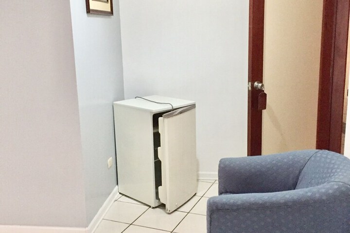 Room 10 of 25