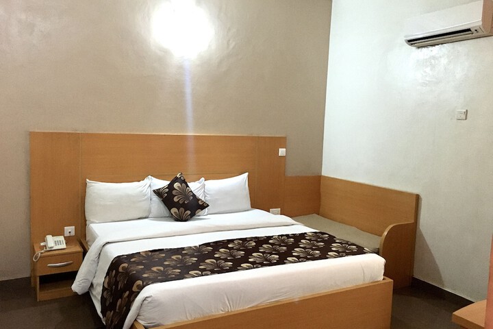 Room 21 of 43