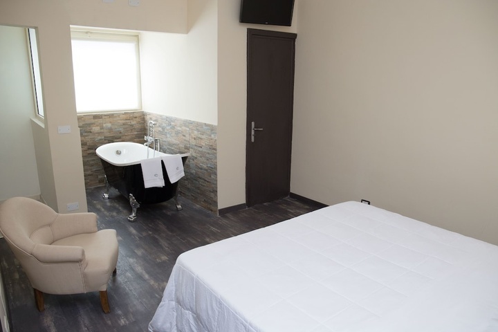 Room 9 of 21