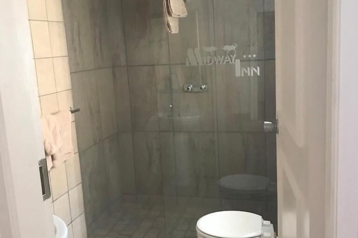 Room 10 of 17
