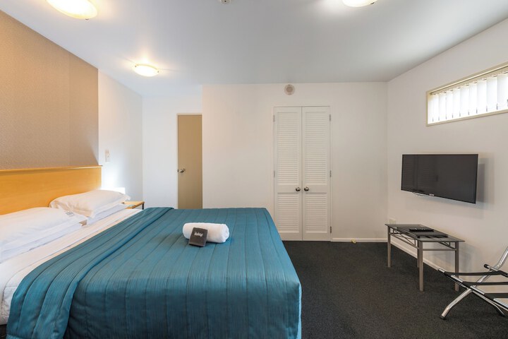 Room 37 of 80