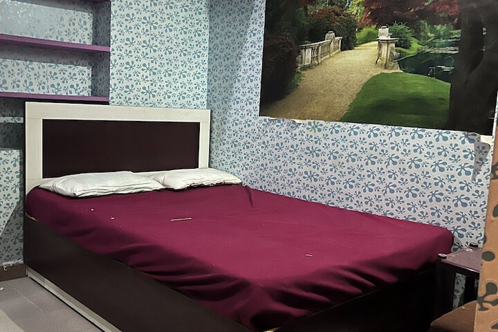 Room 22 of 66
