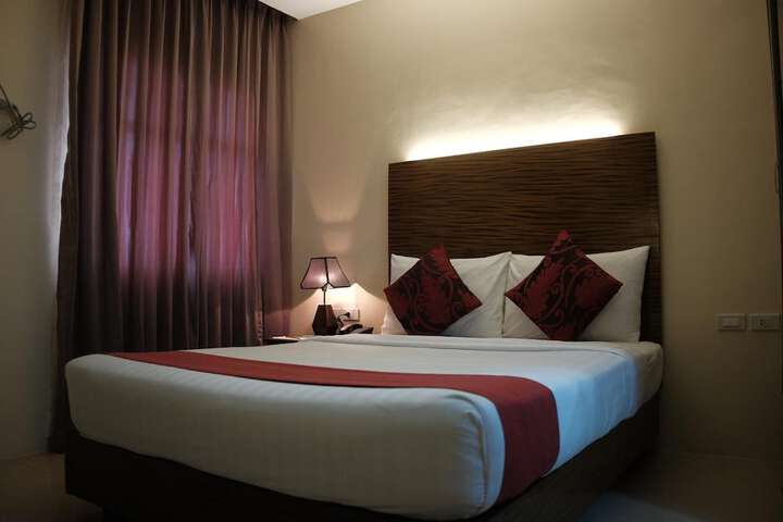 Room 14 of 48