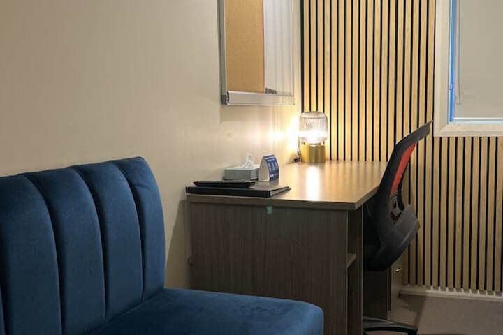 Room 10 of 104