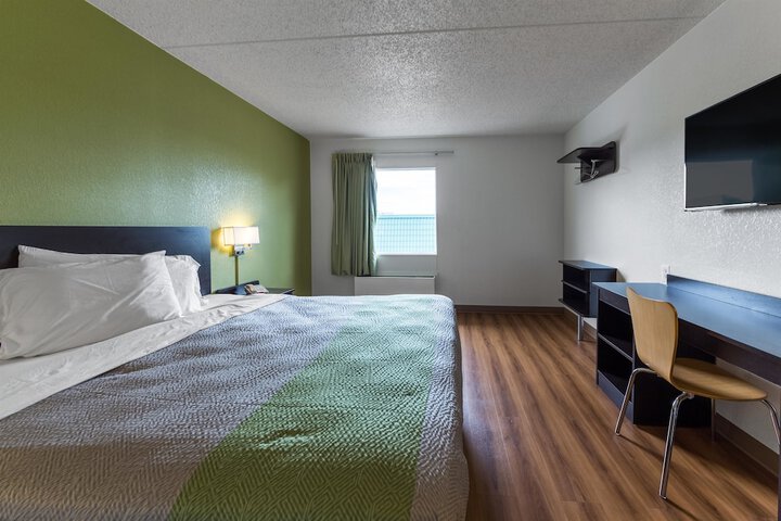 1 King Bed (6 of 13)