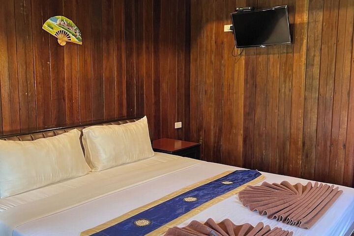 Room 16 of 153