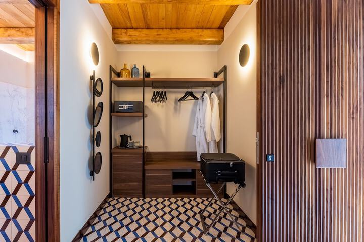 Room 51 of 155