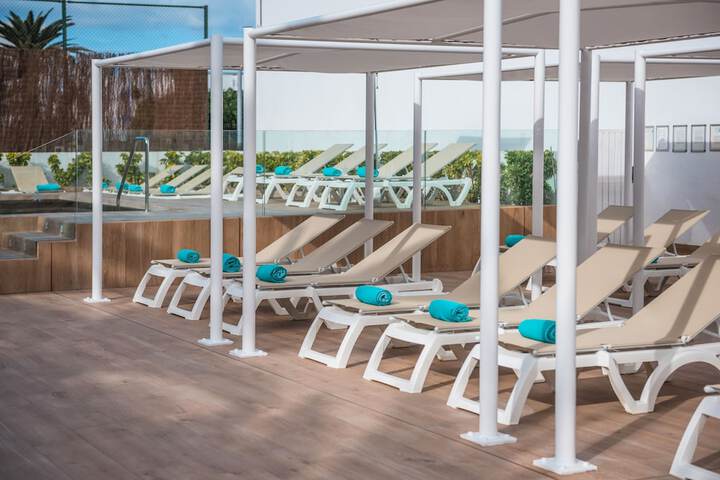 Sundeck 61 of 64