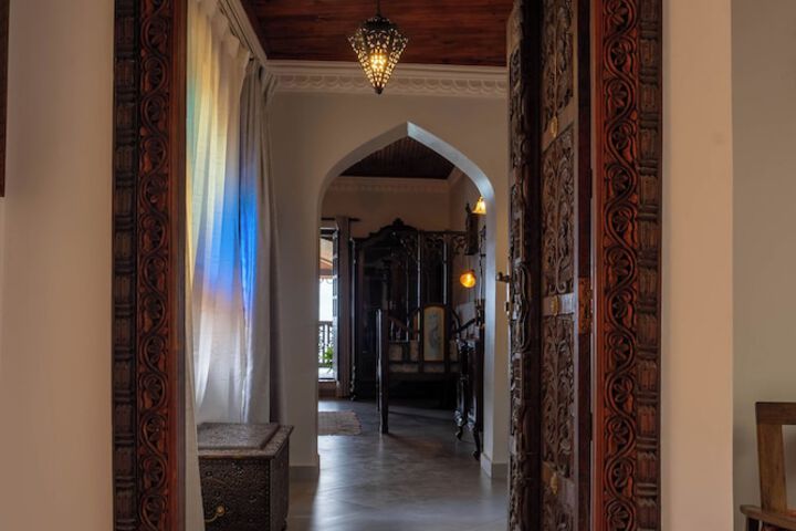 Room 47 of 143