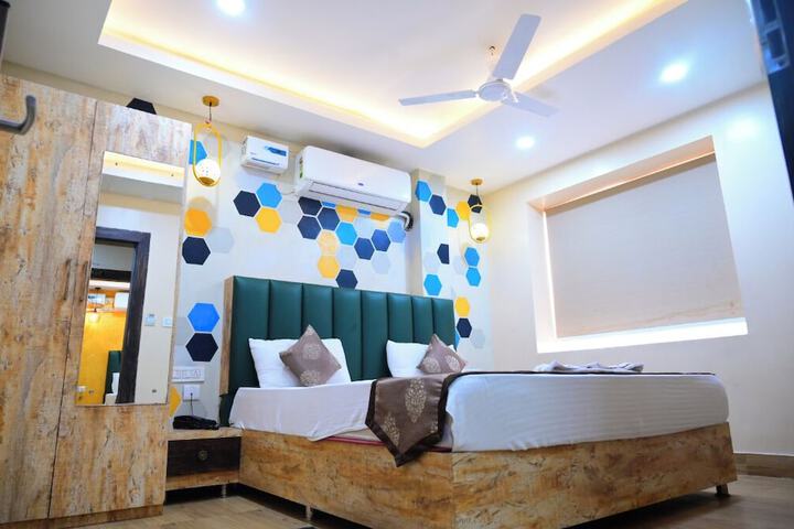 Room 14 of 22
