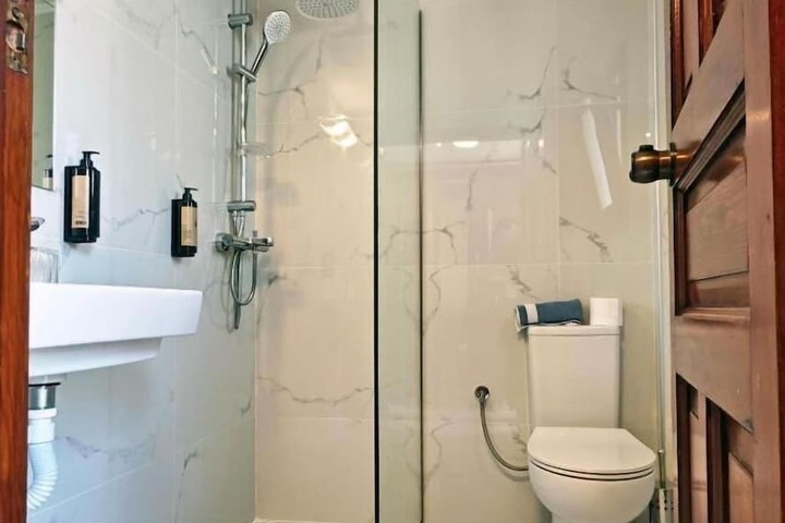 Room 18 of 35