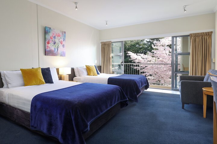 Room 14 of 28