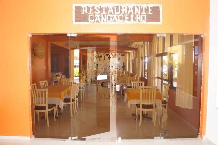 Dining 37 of 48