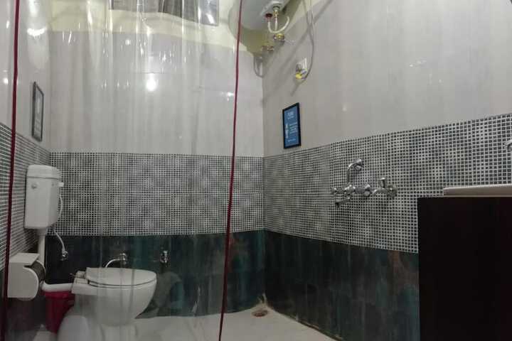 Room 16 of 25