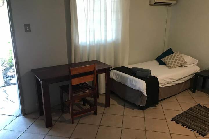 Room 5 of 31