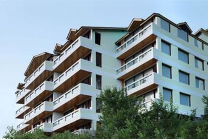 OYO Premium Jagatsukh Valley