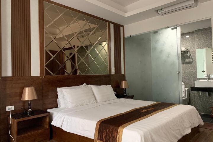 Room 10 of 25