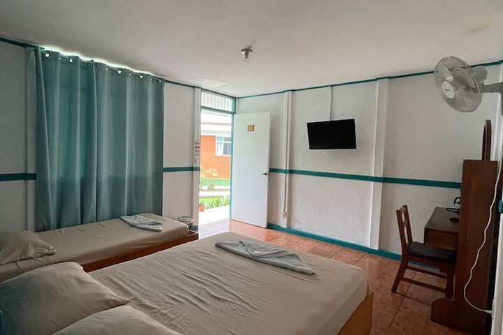Room 7 of 14