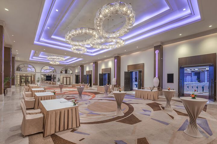 Ballroom/Hall 70 of 77