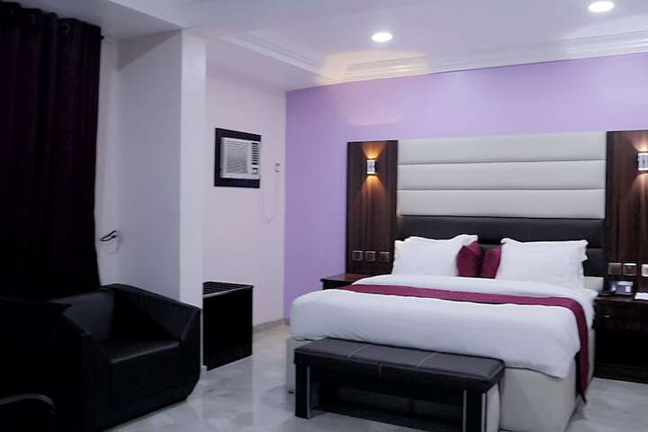 Room 21 of 82