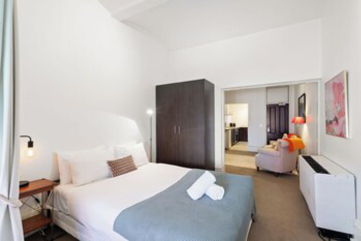 Room 31 of 318