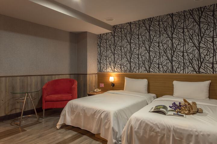 Room 11 of 21