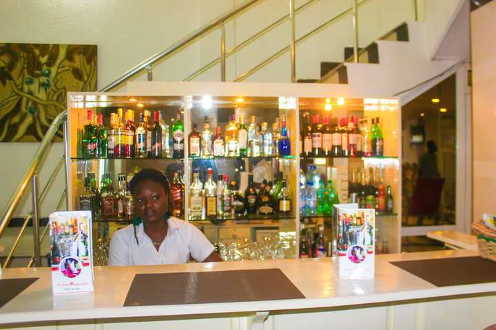 Lounge 56 of 62