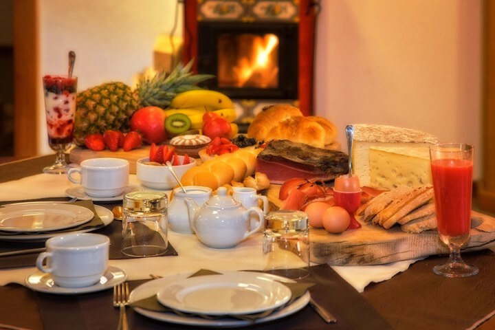 Breakfast/Coffee Service 26 of 43
