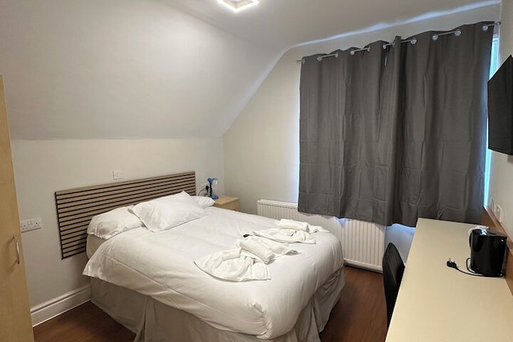 Room 22 of 38