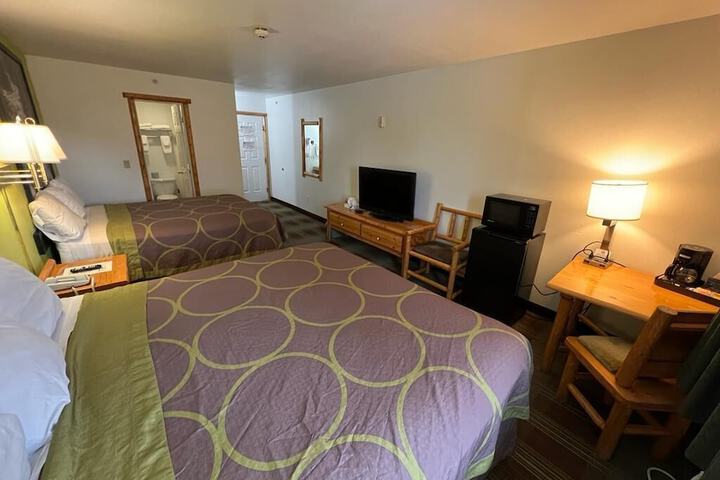 Room 23 of 28