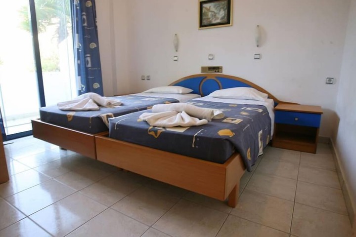 Room 8 of 42