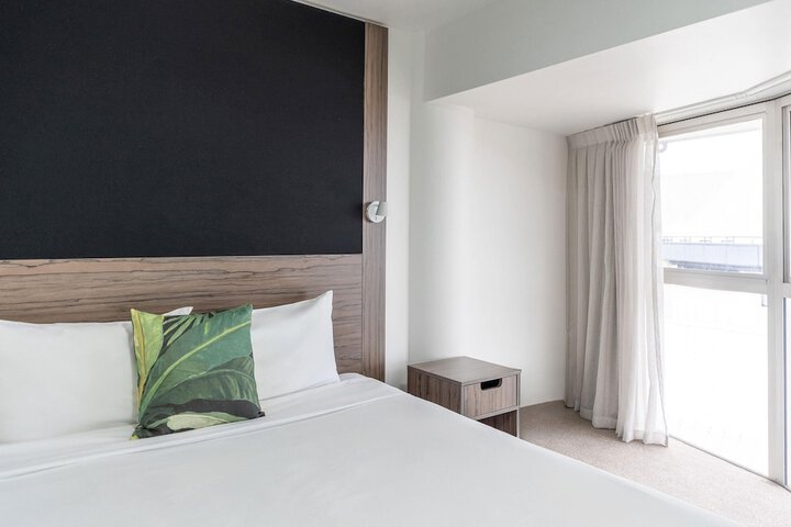 Room 8 of 48