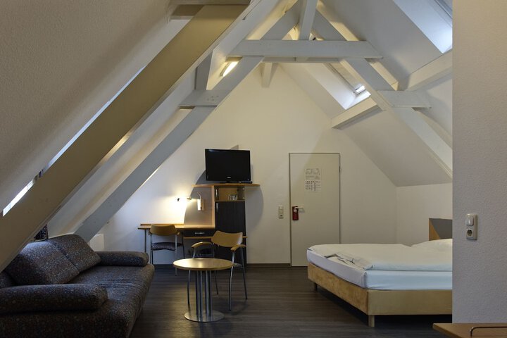 Room 18 of 46
